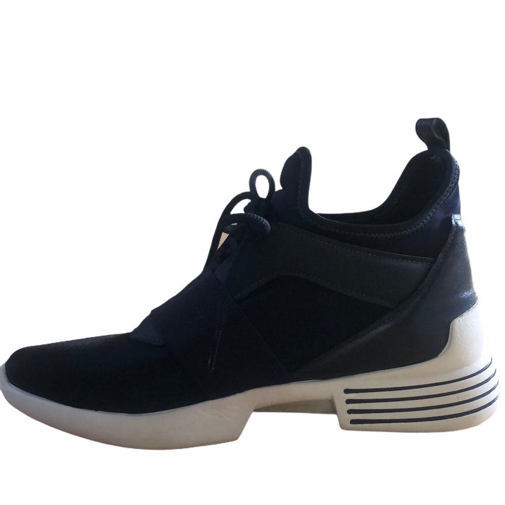 Low-Top Sneakers